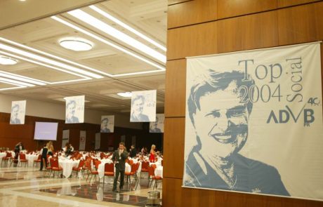 2004 - Top Social