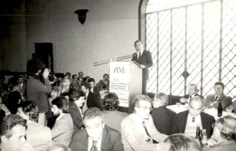 João Elisio Ferraz de Campos - Paraná A política de Administração das Finanças Públicas