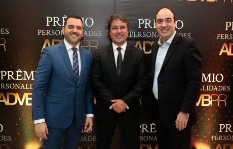 2019 – Prêmio Personalidades – Eduardo Jaime – Ney Braga Alves – Marcelo Romaniewickz 2019 - Prêmio Personalidades - Eduardo Jaime - Ney Braga Alves - Marcelo Romaniewickz