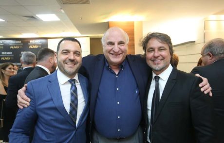 2019 – Prêmio Personalidades – Eduardo Jaime – Leão Rubin – Marcelo Romaniewickz 2019 - Prêmio Personalidades - Eduardo Jaime - Leão Rubin - Marcelo Romaniewickz