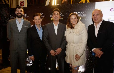 2021 – Prêmio Personalidades e Zilda Arns – Guilherme Lopes – Rogerio Afonso – Carol Chab – Jose Mattos 2021 - Prêmio Personalidades e Zilda Arns - Guilherme Lopes - Rogerio Afonso - Carol Chab - Jose Mattos