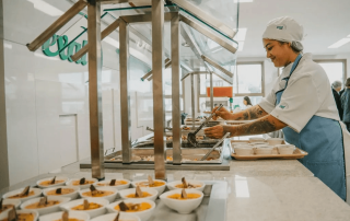 Como facilities impacta diretamente a segurança alimentar hospitalar