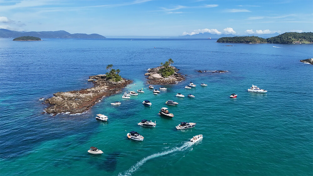 10 destinos no Brasil para aproveitar em uma lancha de luxo