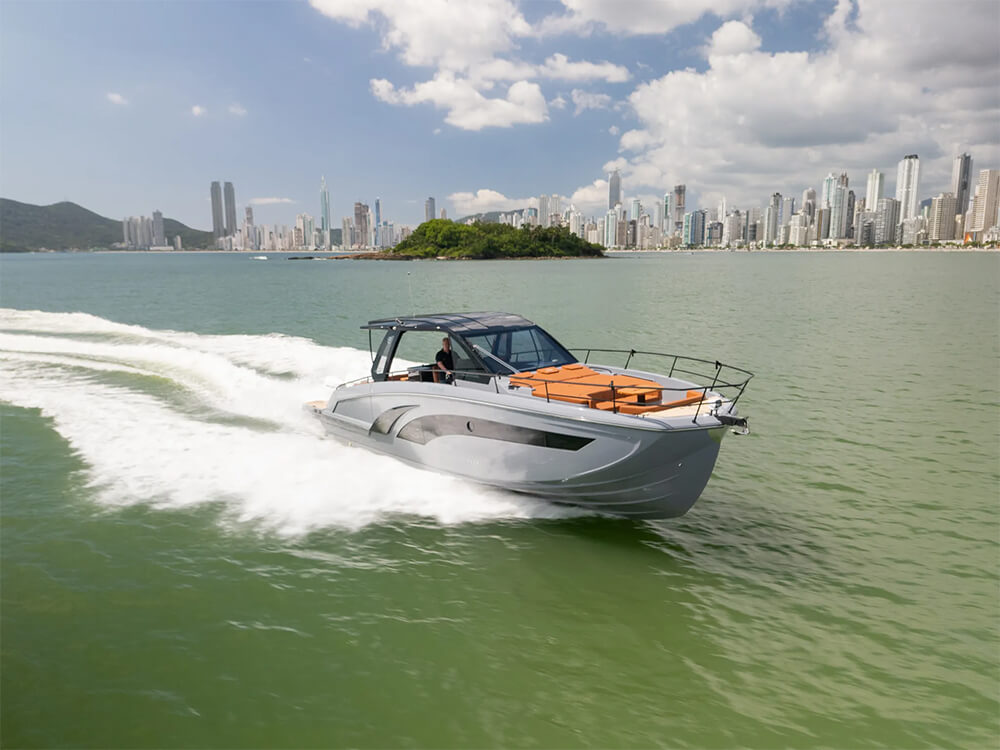 Entenda porque a Triton Yachts é referência nacional e internacional no segmento de lanchas de luxo. 