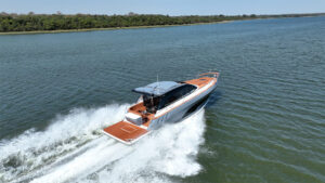 Lancha Triton
