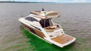 Lancha Triton