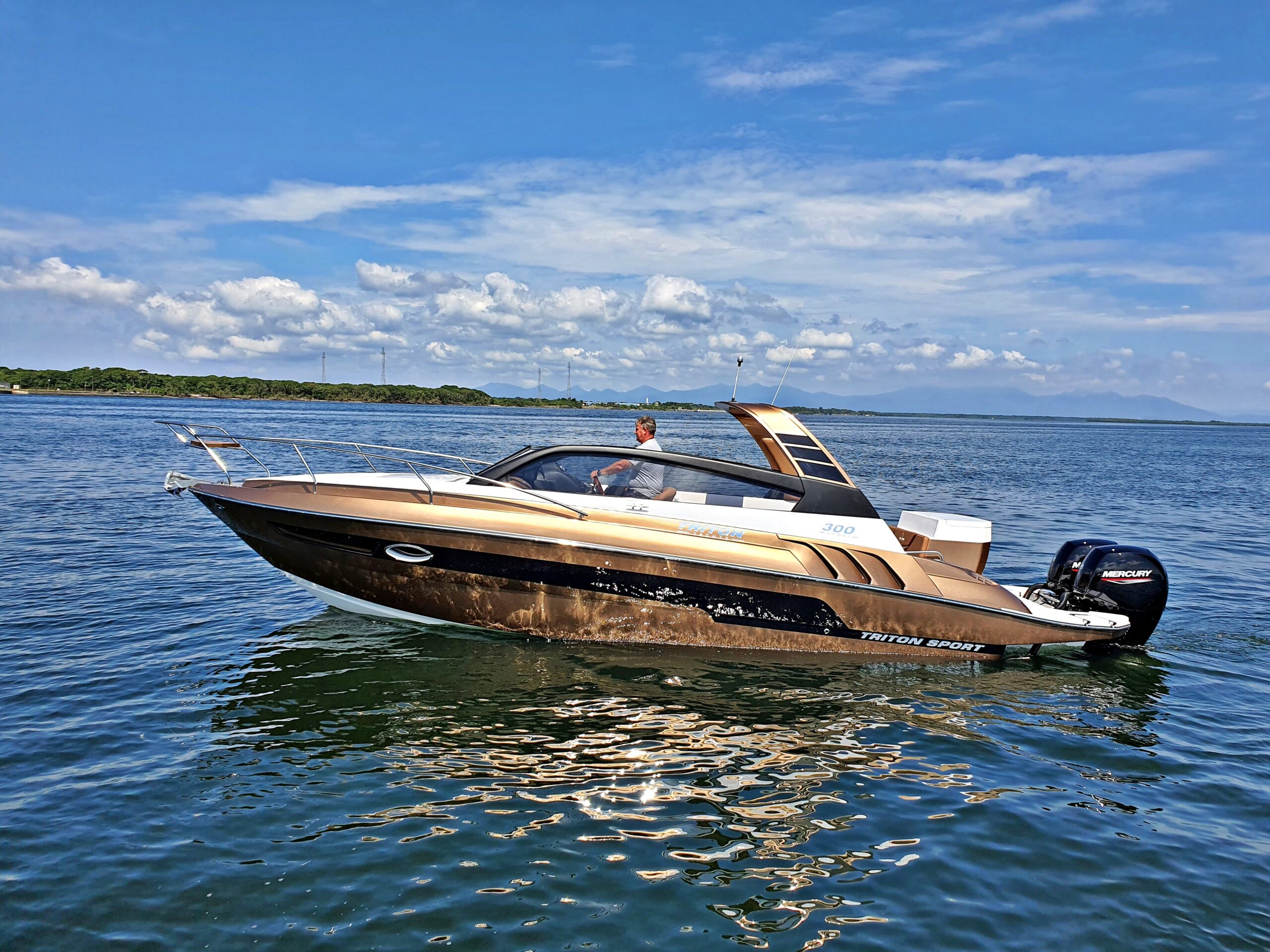 triton_yachts_PRODUTOS_300_sport_popa (51)