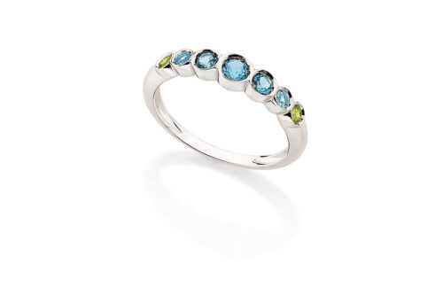 Anel ouro branco, topázios azuis e peridotos