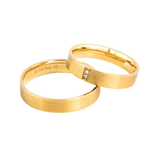 Par de alianças ouro amarelo com diamantes na feminina