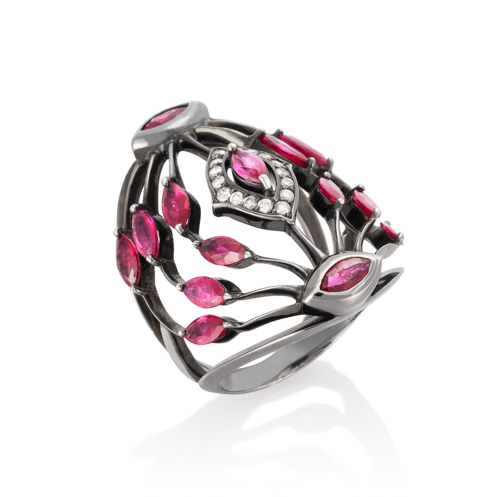 Anel Ouro Amarelo, Ródio Negro Oval Vazado, Rubis 3,77 ct e Diamante 0,22 ct