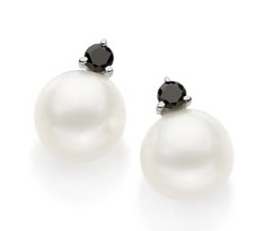 Brinco Ouro Branco com Diamantes Negros e Pérolas Biwa