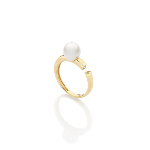 Anel ouro amarelo pérola e detalhe diamantes 