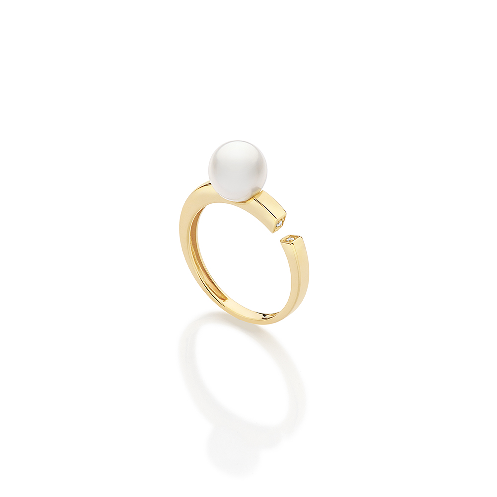 Anel ouro amarelo pérola e detalhe diamantes