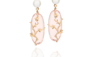 Brinco ouro rosé, quartzos rosa, diamantes e pérolas Akoya